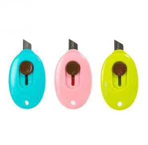 CUTTER DELI VIVID MINI AUTO - LOCK COLORES SURTIDOS